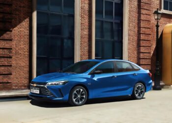 شيفروليه تكشف عن سيارة كروز الجديدة كليًا في سلطنة عُمان