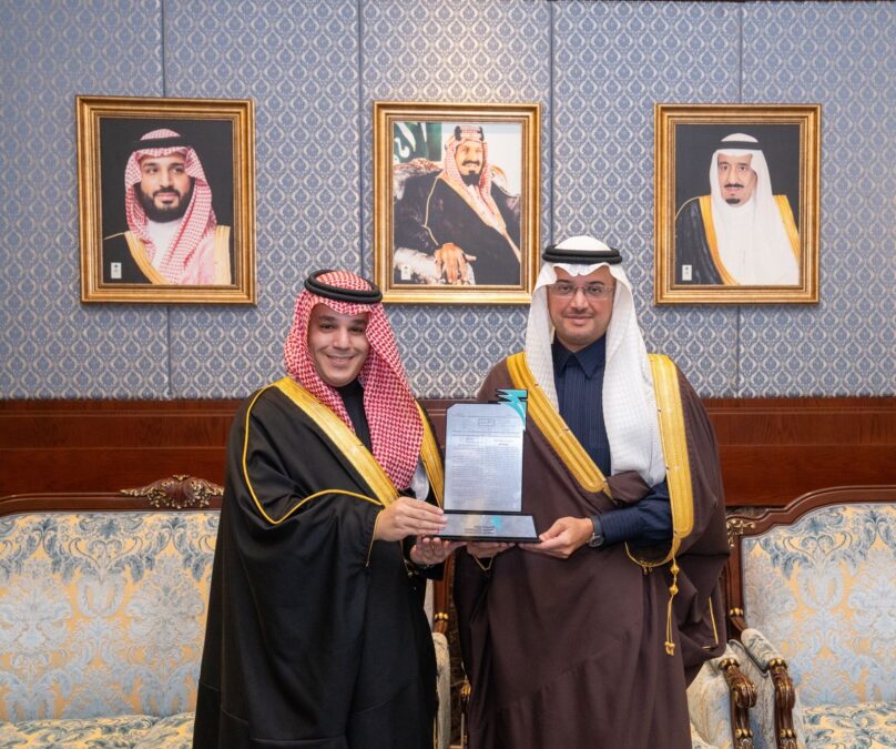 مُحافظ الأحساء يستقبل رئيس وأعضاء مجلس إدارة هيئة الصحفيين السعوديين 3 569b4799 b5bf 44b1 ad11 631be4c803c9