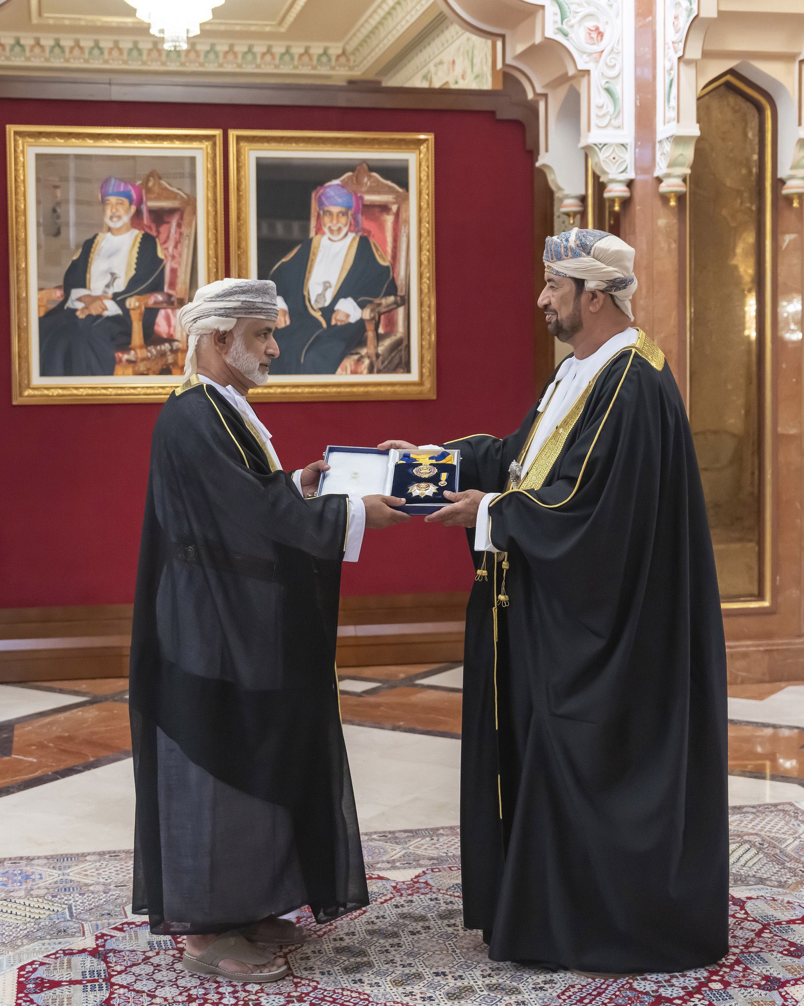 جلالة السلطان المعظم يمنح أوسمةٍ سامية لشخصيّات تقديرًا لإسهاماتهم المتنوّعة 3 IMG 8496