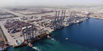 “ميناء صحار” يرسّخ مكانته كركيزة أساسية في مسيرة التنويع الاقتصادي في سلطنة عُمان