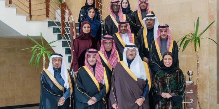 مُحافظ الأحساء يستقبل رئيس وأعضاء مجلس إدارة هيئة الصحفيين السعوديين 1 مُحافظ الأحساء يستقبل رئيس وأعضاء مجلس إدارة هيئة الصحفيين السعوديين