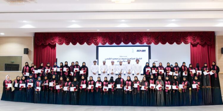 “ميناء صحار” يحتفي بختام برنامج “جواز التطوع” 1 “ميناء صحار” يحتفي بختام برنامج “جواز التطوع”