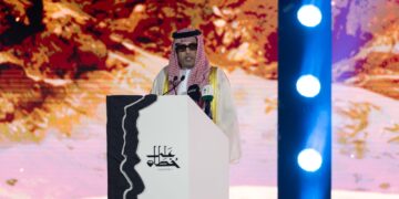 أمير منطقة المدينة المنورة يدشّن مشروع "على خطاه" 4 أمير منطقة المدينة المنورة يدشّن مشروع “على خطاه”