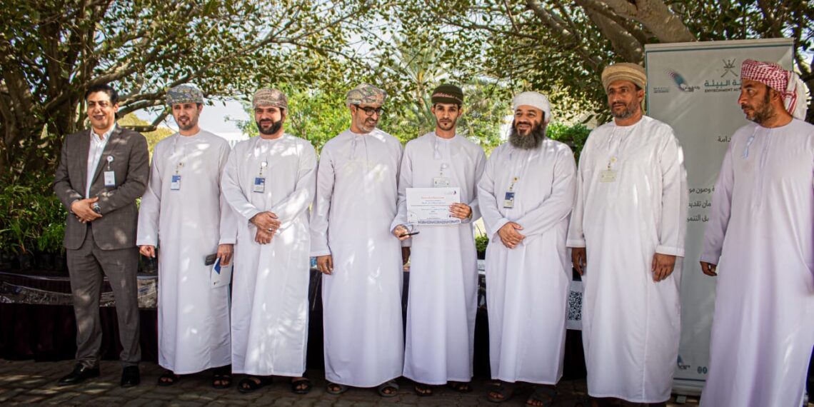 طلاب جامعة التقنية بفرع إبراء يشاركون في ملتقى “الإبداع والطيور والأراضي الرطبة”