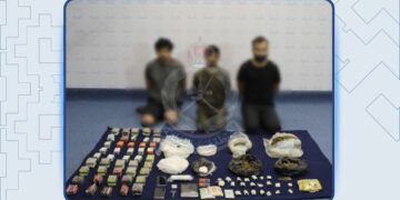 القبض على 3 آسيويين بحوزتهم مخدرات بقصد الاتجار في بوشر