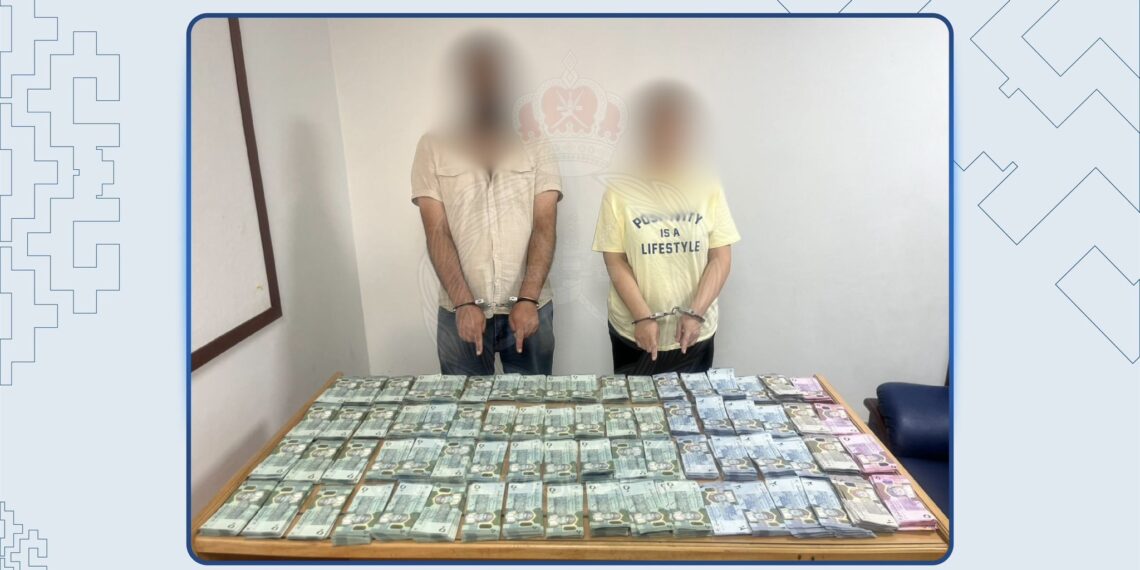 القبض على آسيويين سرقا مبالغ مالية كبيرة في بوشر