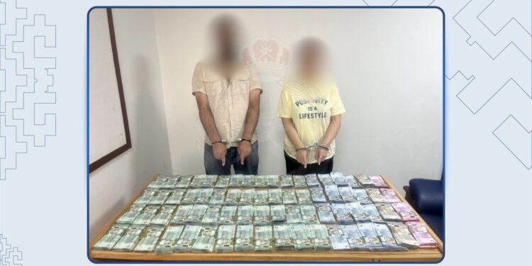 القبض على آسيويين سرقا مبالغ مالية كبيرة في بوشر