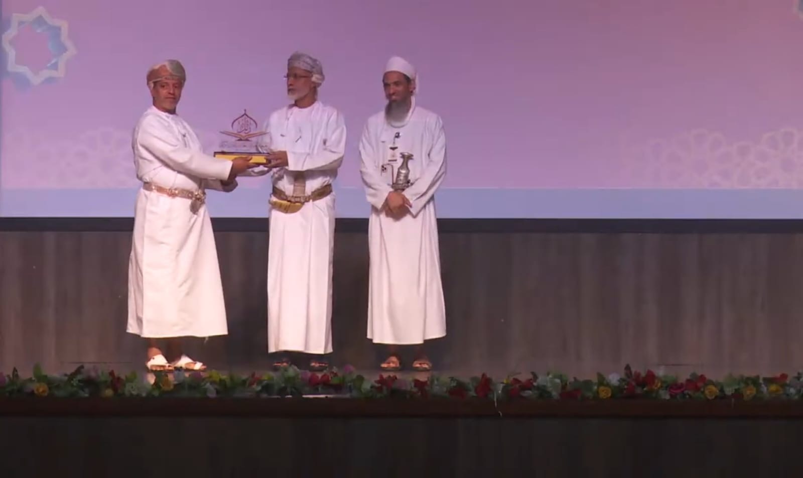 ختام الحفل السنوي للجمعية العمانية للقرآن الكريم وتكريم المتميزين 7 e0e7779d a769 47d7 90eb 2c13be871b0a