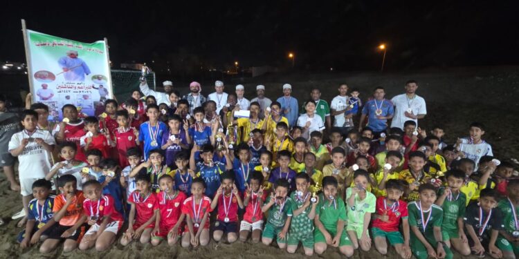 ختام بطولة المرحوم راشد الصالحي الرمضانية لكرة القدم 1 ختام بطولة المرحوم راشد الصالحي الرمضانية لكرة القدم