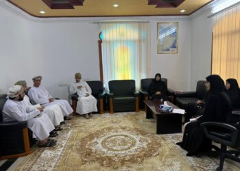 بحث تطبيق مبادرة «جامعة بلا بلاستيك» بإبراء