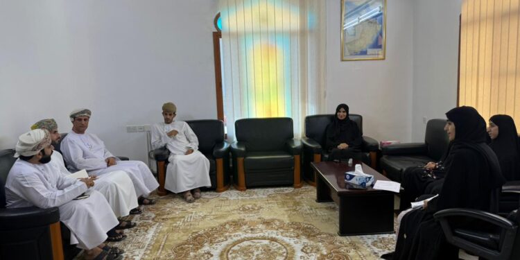 بحث تطبيق مبادرة «جامعة بلا بلاستيك» بإبراء