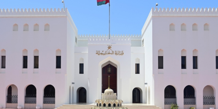 سلطنة عُمان تدين استهداف منشآت الطاقة في حقل بارس الإيراني