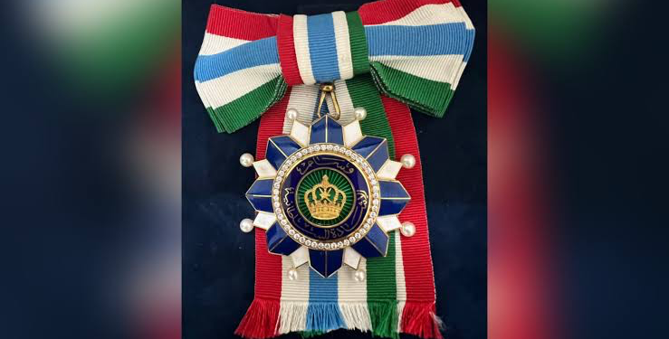 منح وسام الإشادة السلطانية لشخصيات نسائية