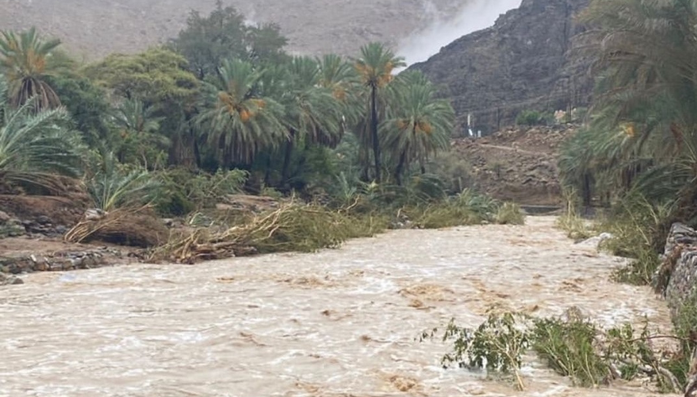 أمطار رعدية غزيرة وبَرَد على جنوب الباطنة مع أمطار متفرقة ببقية المحافظات