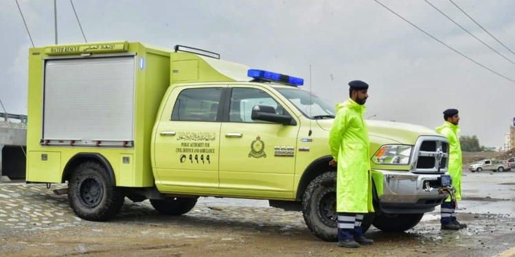 إنقاذ 4 أشخاص احتجزتهم مياه الأمطار داخل منزل في صور