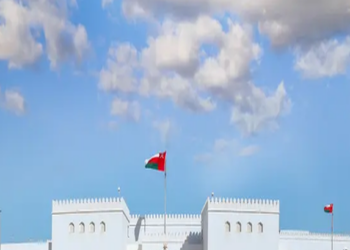 سلطنة عُمان تُعرب عن تضامنها مع قطر وتركيا إثر حادث سقوط مروحية