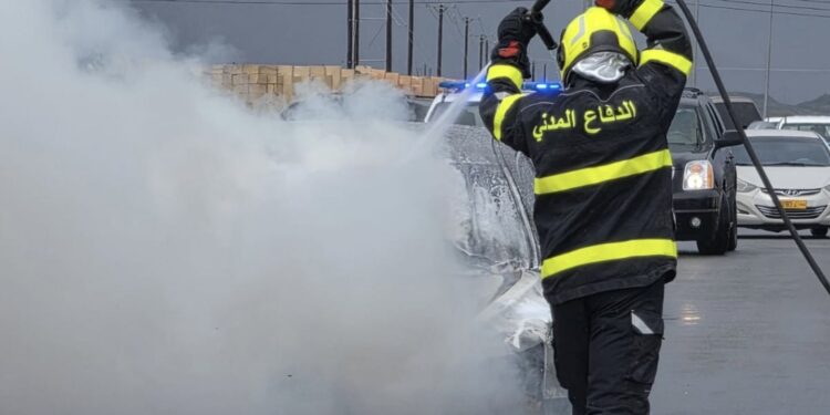 إخماد حريق شب في مركبة بولاية ⁧‫ينقل‬⁩ ‏