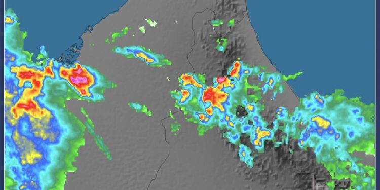 رصد خلايا رعدية وأمطار متفاوتة الغزارة في البريمي