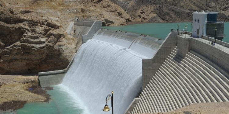 فتح بوابات السدود التي تجاوزت سعتها 75 بالمائة 1 فتح بوابات السدود التي تجاوزت سعتها 75 بالمائة