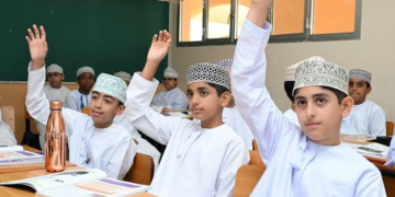 استئناف الدوام الحضوري في مسقط والتعليم “عن بُعد” في عدد من المحافظات بسبب الحالة الجوية
