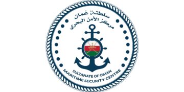 استهداف ناقلة نفط قرب مسندم وإجلاء طاقمها