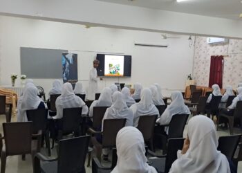 محاضرة “مدرسة بلا نفايات” تعزز الوعي البيئي لدى طالبات شمال الشرقية