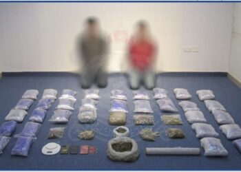 القبض على شخصين آسيويين بتهمة الاتجار بالماريجوانا في السويق