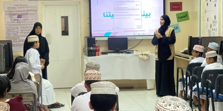 محاضرة “بيئتنا مسؤوليتنا” تعزز الوعي البيئي لدى طلبة مدرسة صور الخاصة بجنوب الشرقية