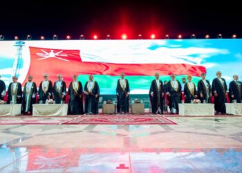 جامعة نزوى تحتفل بتخريج الدفعة الثامنة عشرة من طلبتها