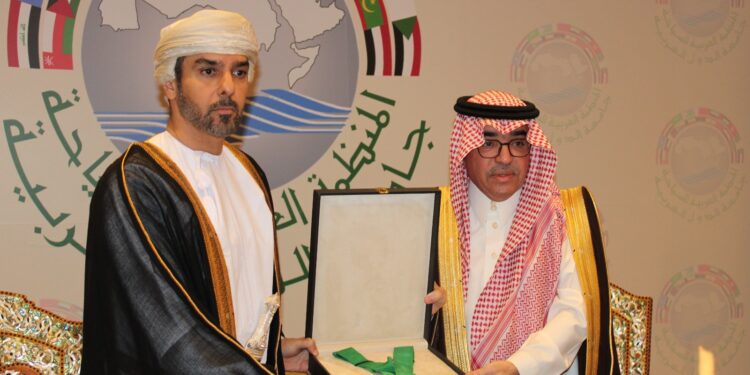 قلادة السياحة العربية من الطبقة الممتازة لجلالة سلطان سلطنة عُمان