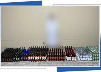 ضبط كميات من المشروبات الكحولية والتبغ الممضوغ في صحار