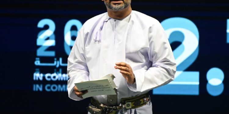 مطارات عُمان: 15.2 مليون مسافر ونمو في الشحن الجوي بنسبة 4%