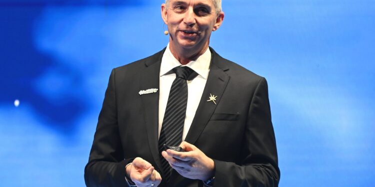 طيران السلام ينقل 3.4 مليون مسافر ويحقق 137 مليون ريال إيرادات في 2025