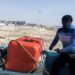 ضبط قارب غير مرخص وعامل وافد في الدقم