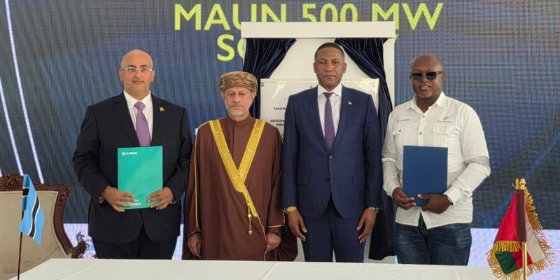 بعد 3 أيام من التوقيع أمام جلالة السلطان : وضع حجر أساس محطة طاقة شمسية في ماون، بوتسوانا