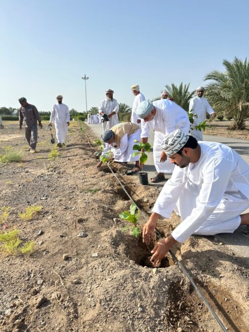 هيئة البيئة تدشن مبادرة التعريف بمشروع «ازرع عُمان 2050» بإبراء ضمن الحملة الوطنية لزراعة 10 ملايين شجرة برية 3 29df5474 e474 463d b898 58b2220fe415