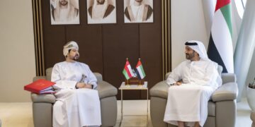 قيس اليوسف يبحث تعزيز التعاون الاقتصادي والاستثماري بين سلطنة عُمان ودولة الامارات العربية المتحدة