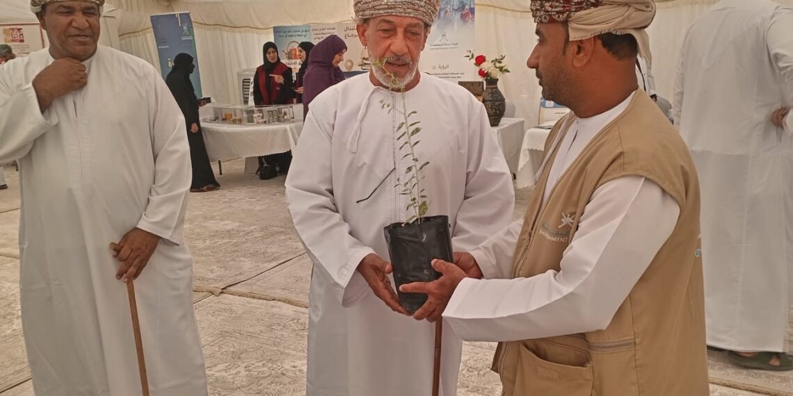 هيئة البيئة بشمال الشرقية تشارك في ملتقى الأسرة بدماء والطائيين وتُفعّل مشروع “سوق بلا بلاستيك” 1 هيئة البيئة بشمال الشرقية تشارك في ملتقى الأسرة بدماء والطائيين وتُفعّل مشروع “سوق بلا بلاستيك”