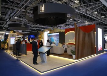 آرا للبترول تستعرض كفاءة منظومتها التشغيلية ضمن مؤتمر ومعرض عُمان للبترول والطاقة 2026