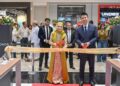 محسن حيدر درويش وHONOR تفتتحان متجر HONOR Experience الجديد في عُمان
