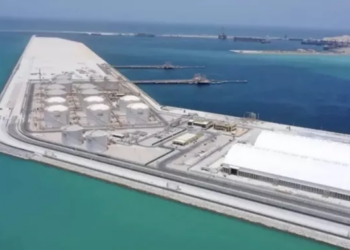 تنمية نفط عُمان تؤكد استمرار العمليات في ميناء الفحل بشكل طبيعي