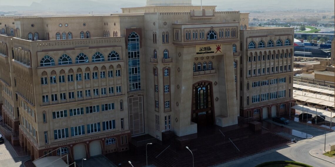إعلام المرشحين لشغل وظيفة معلم/معلمة عبر الرسائل النصية